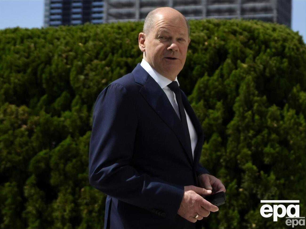 Критерии НАТО включают целый ряд условий, которые Украина в настоящее время не может выполнить, отметил Шольц