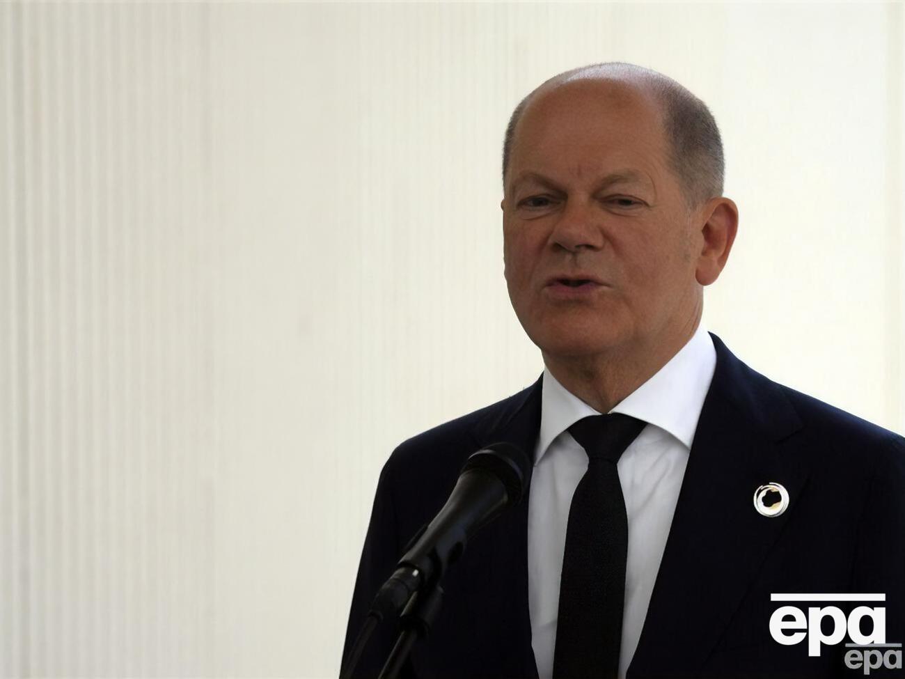 Россия должна прекратить войну и вывести войска из Украины, отметил Шольц