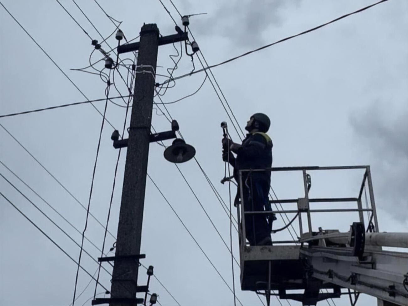 З початку повномасштабної війни енергетики відновили постачання світла до будинків 4,6 млн сімей у Донецькій області та 947 тис. сімей – у Дніпропетровській