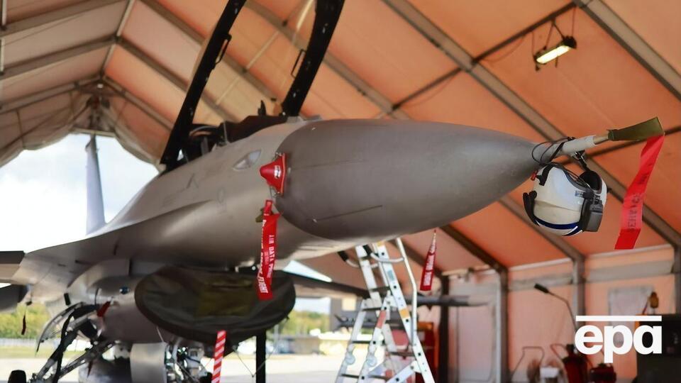 Робота над переданням F-16 Україні стала пріоритетом для США, запевнили в Держдепі