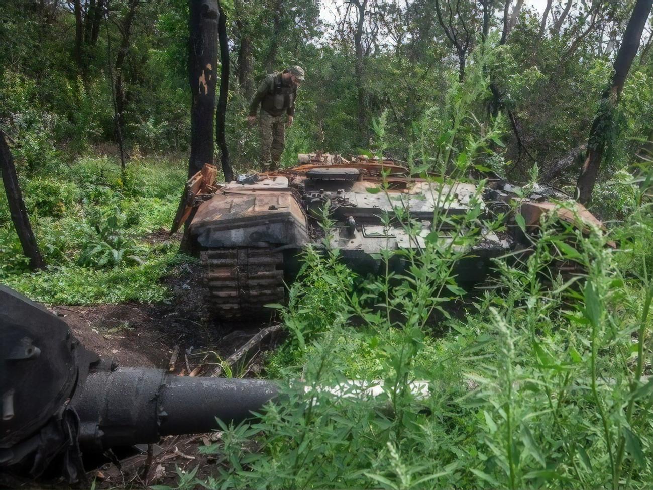В окупантів за добу поменшало на чотири танки