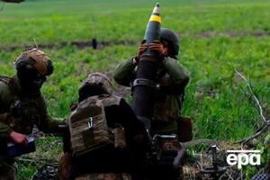 Українська артилерія виконує вогневі завдання, допомагаючи силам оборони стримувати російських окупантів