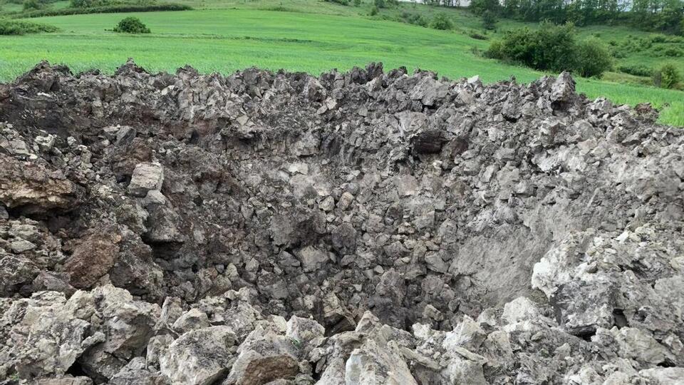 Випущені окупантами ракети С-300 впали в полі в Харківській області
