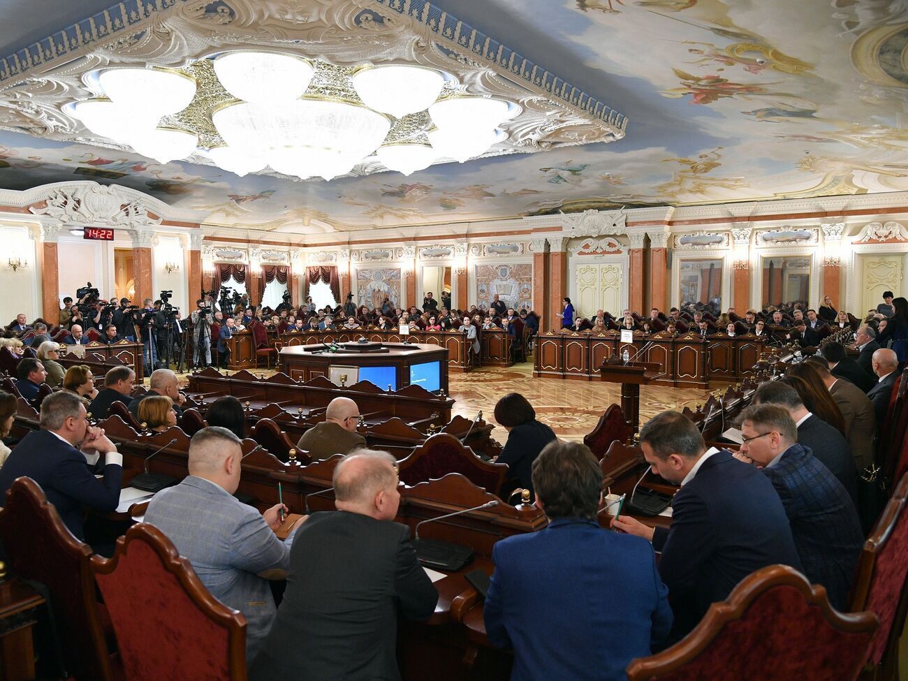 16 травня на позачерговому засіданні пленуму ВС України судді висловили недовіру Князєву і припинили його повноваження як голови суду