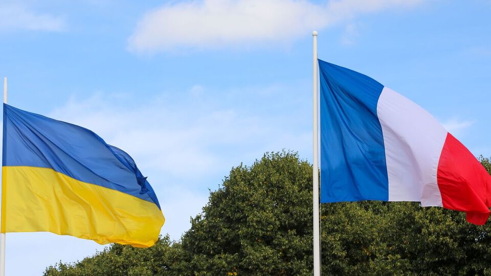 Франция готова заключить с Украиной соглашения о предоставлении гарантий безопасности, которые помогут ей защитить себя в долгосрочной перспективе, указали в МИД страны