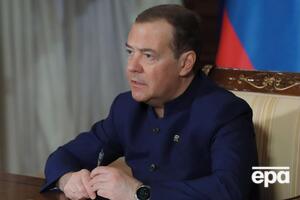 Медведєв вимагає від США компенсації за зруйновані росіянами Бахмут і Маріуполь. У відповідь його назвали "абсолютно чокнутим"