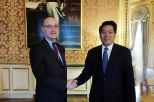 Представник МЗС Франції зустрівся з Лі Хуеєм у Парижі