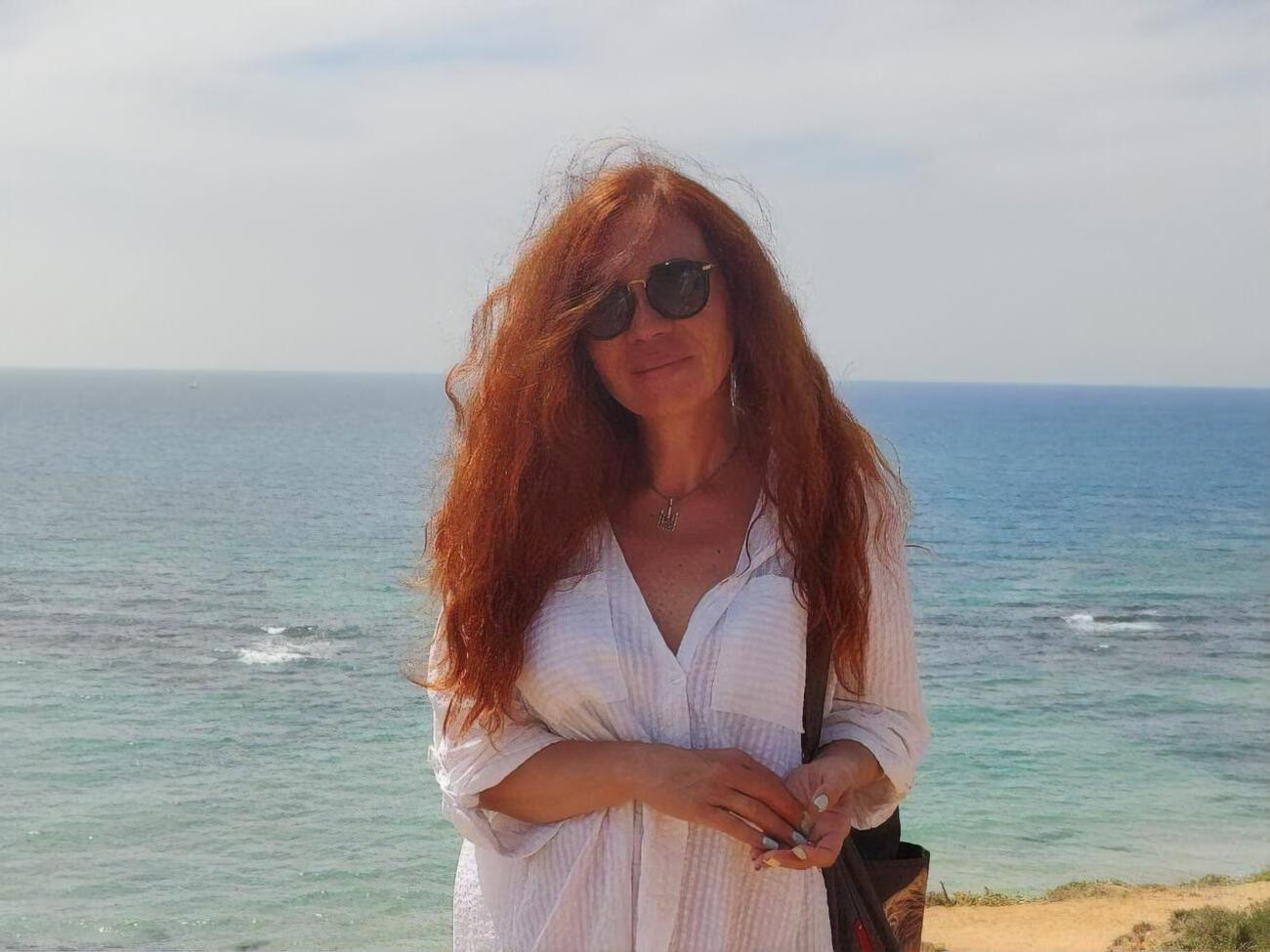 Біля Стіни Плачу люди тихо моляться різними мовами, але, стоячи там, я двічі встигла почути слово "перемога"