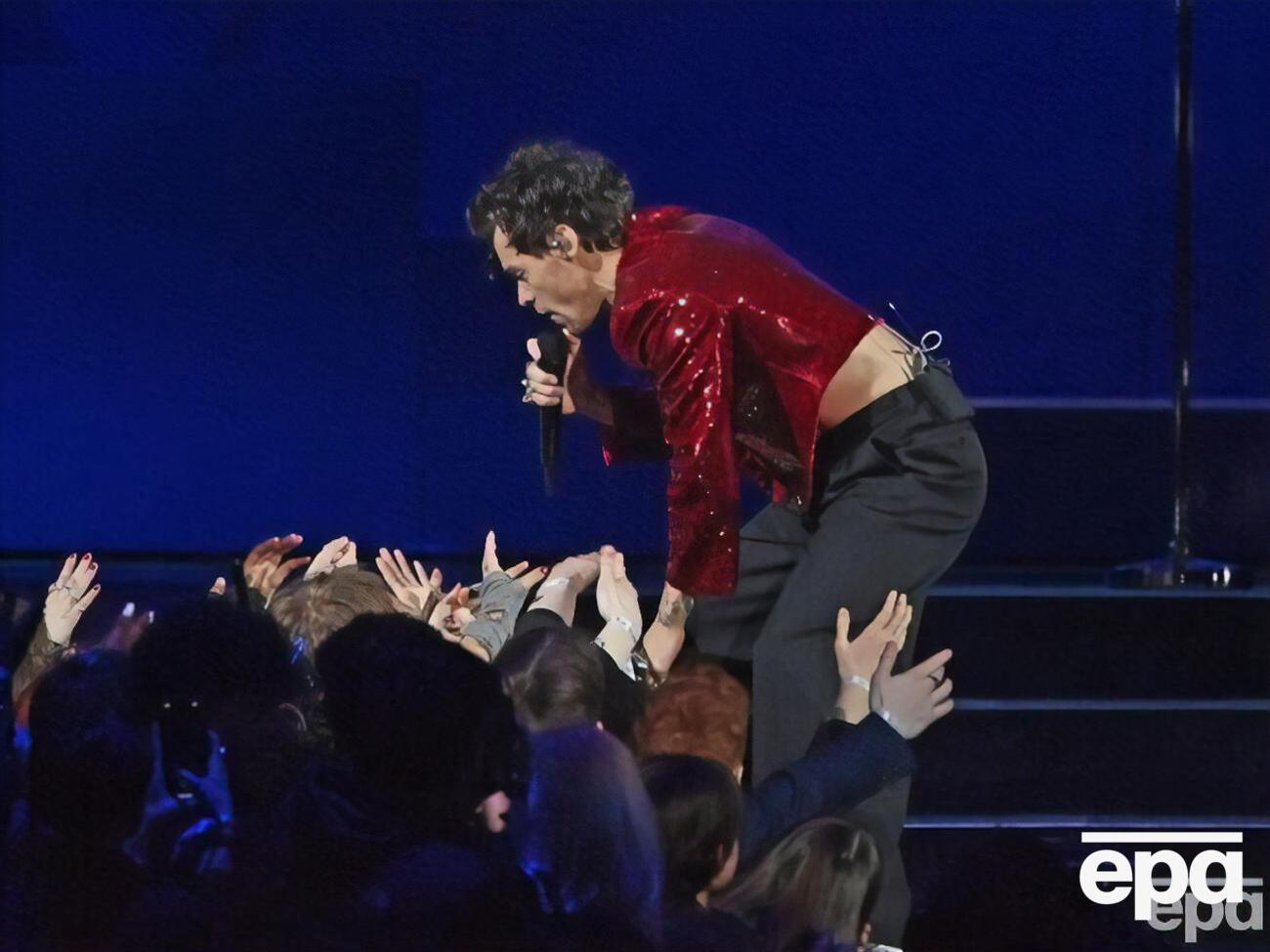 У травні минулого року&nbsp;під час концерту у Нью-Йорку Стайлс також підняв на сцені український прапор