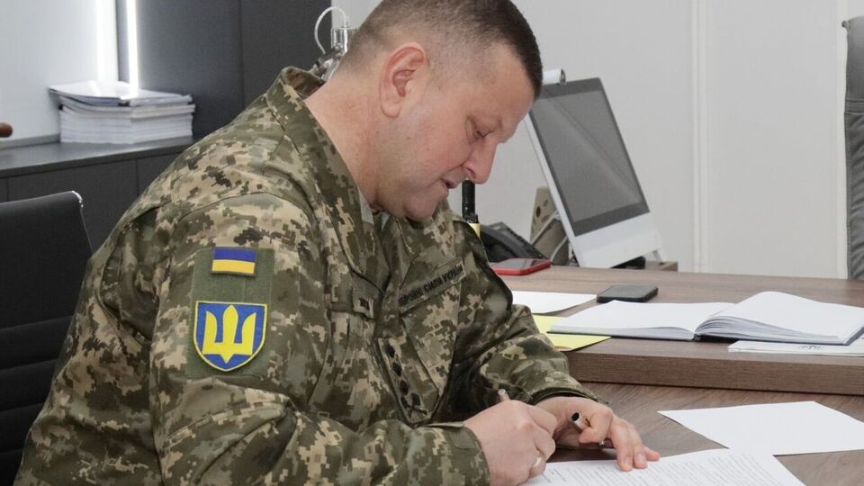Оккупанты распространяют фейки о Залужном, чтобы деморализовать украинскую армию, сообщали в Минобороны
