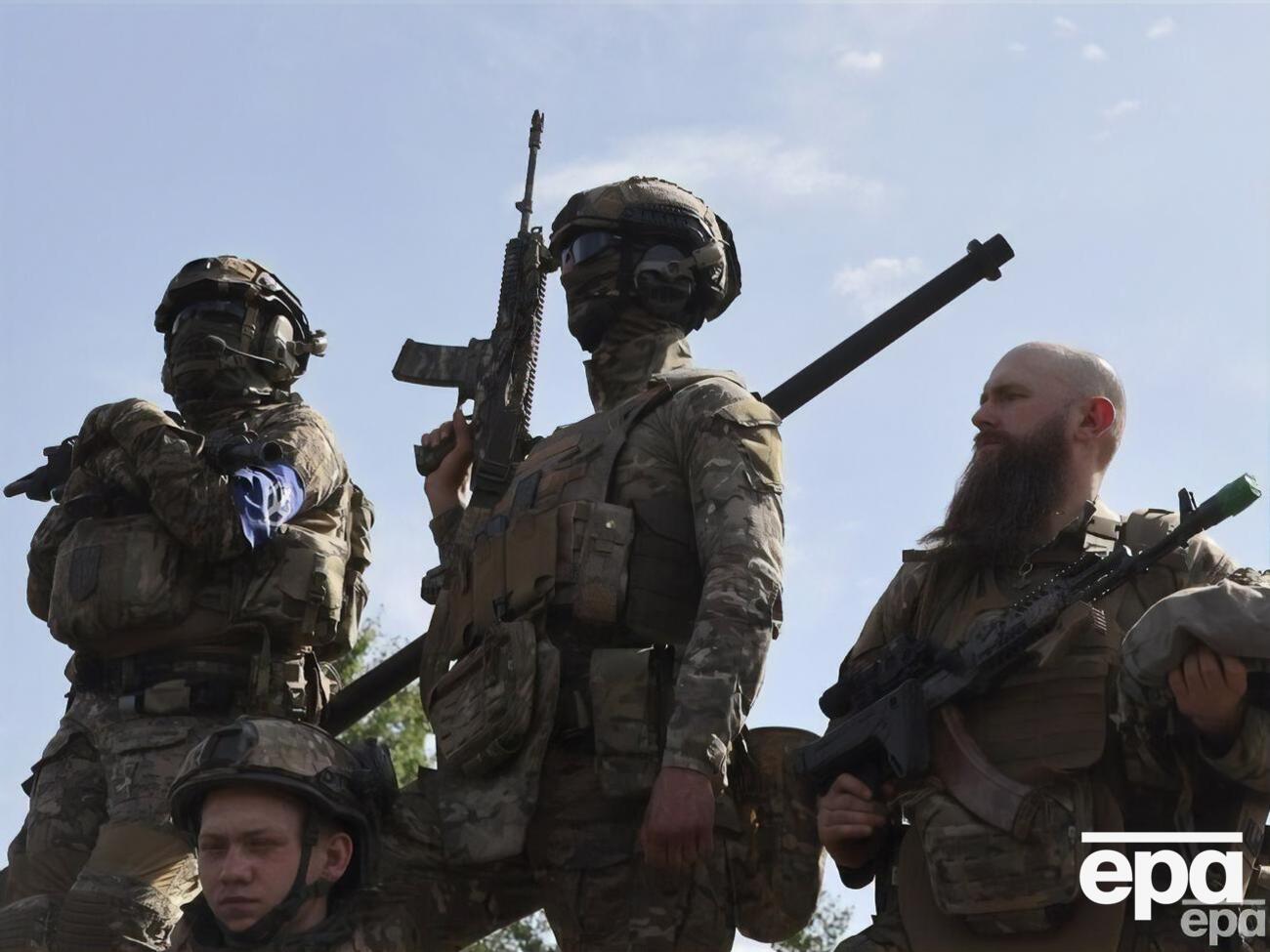 Добровольці (на фото) назвали війська РФ "деморалізованими й непідготовленими"