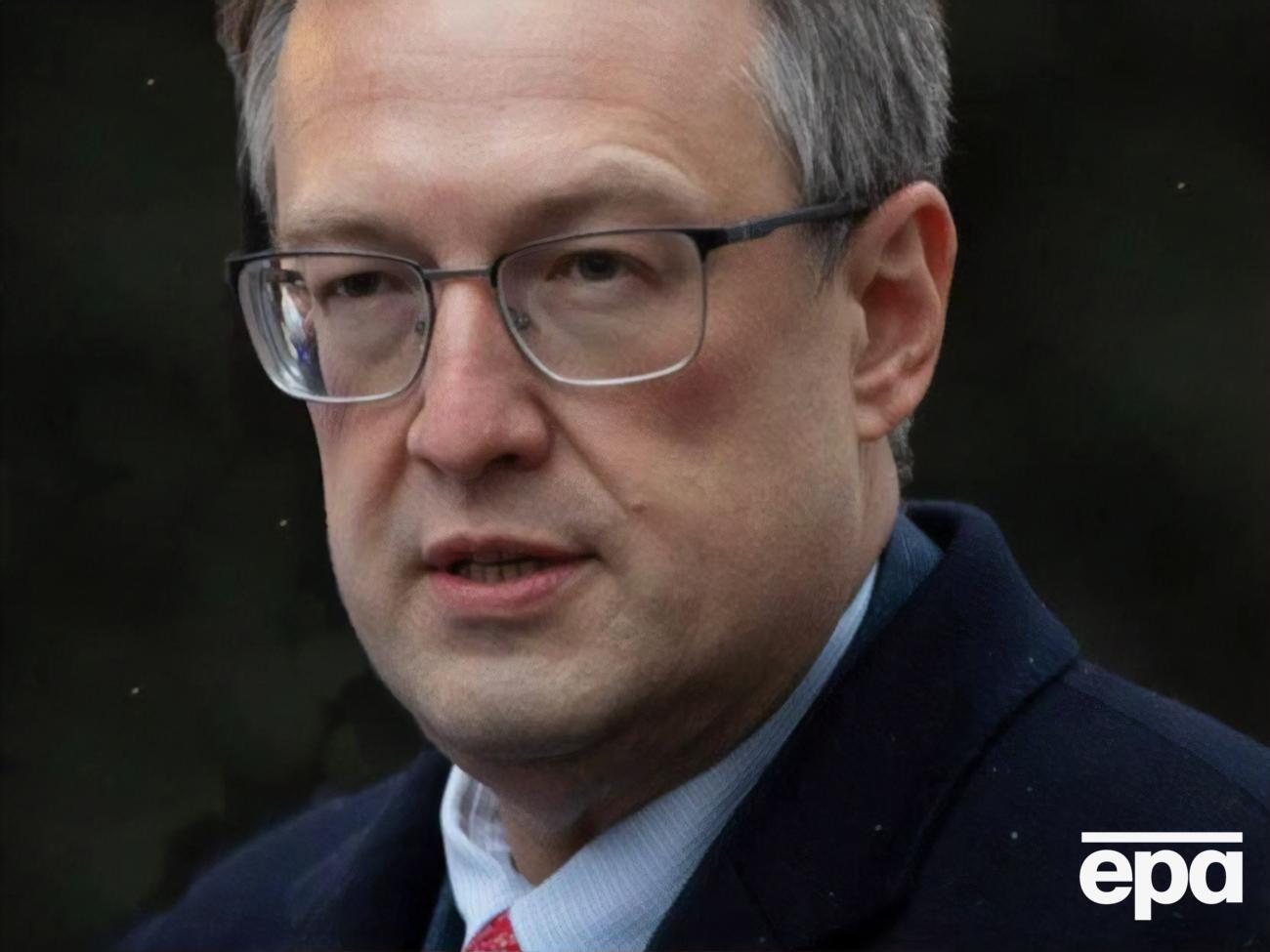 Путін відводить війська зі Сватового, Кремінної, Сєвєродонецька, Лисичанська, щоб посилити оборону Бєлгородської, Брянської й Курської областей. Схоже, скоро буде ще один "жест доброї волі"