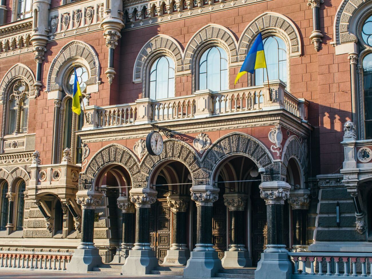 Кинах призвал НБУ разрешить предприятиям конвертировать заблокированные на счетах рубли
