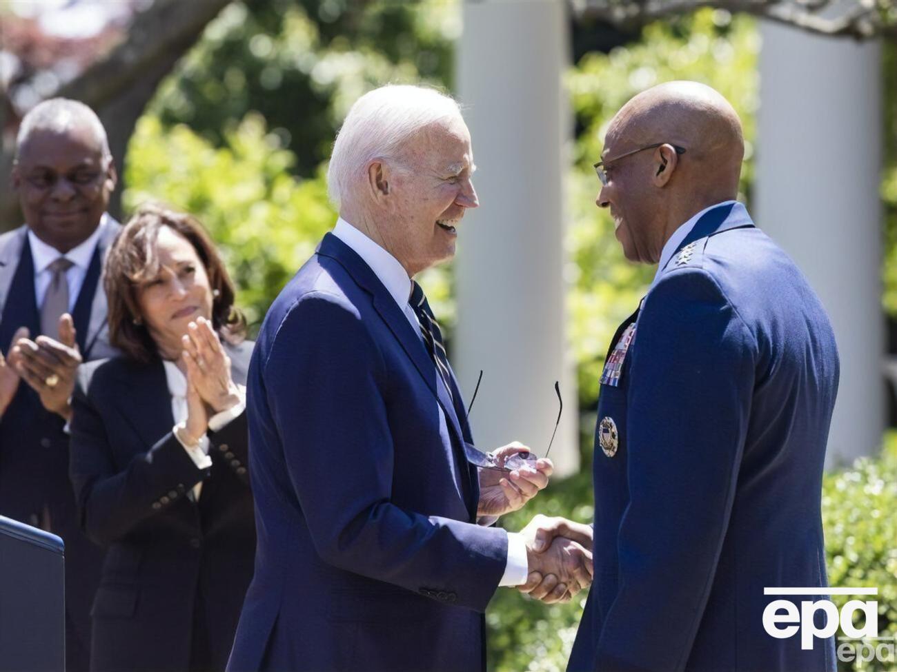 Відрекомендовуючи Брауна, Байден назвав його безстрашним лідером та непохитним патріотом