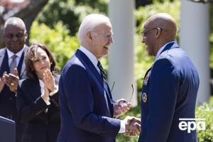 Відрекомендовуючи Брауна, Байден назвав його безстрашним лідером та непохитним патріотом