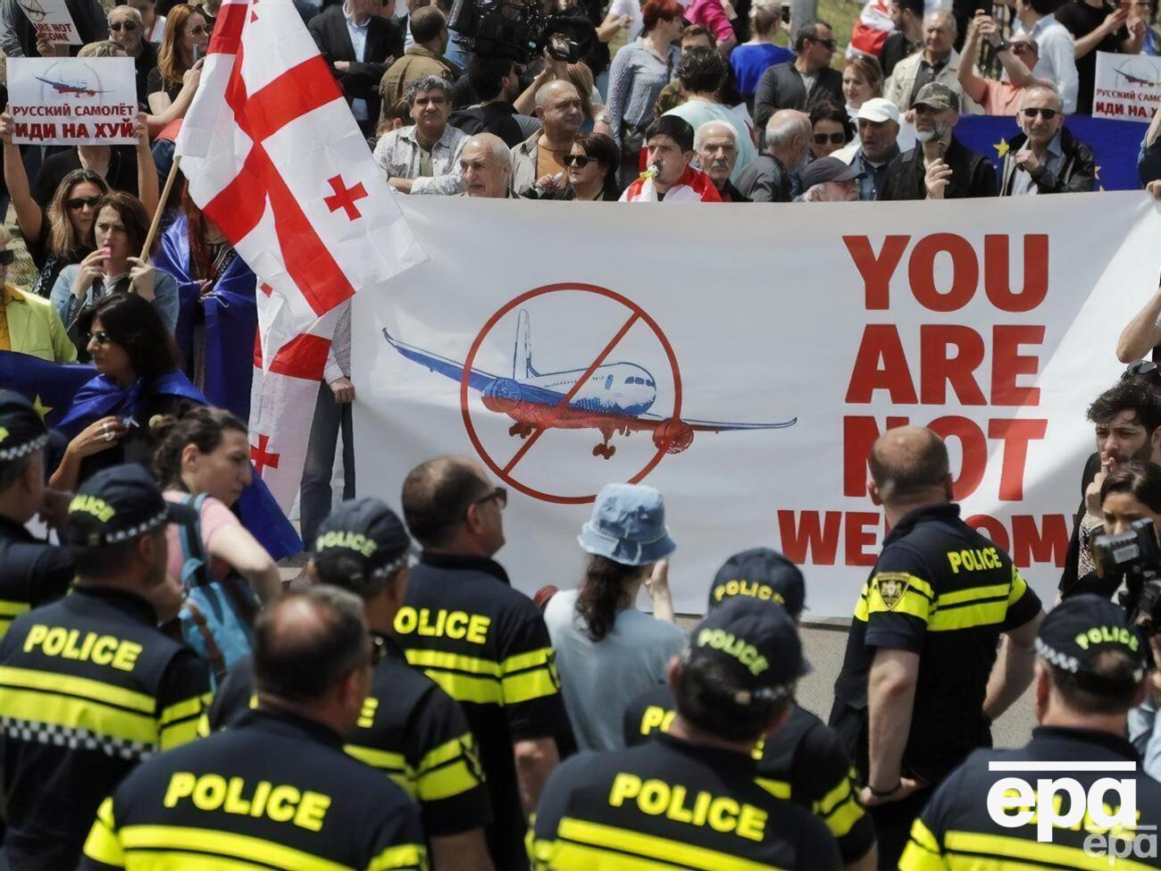 После возобновления полетов в Тбилиси начались протесты