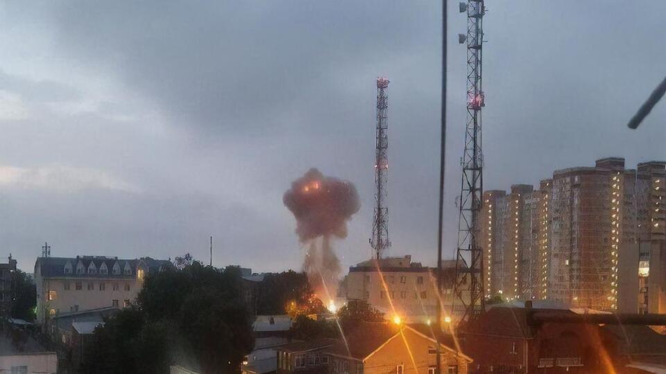 Власти Краснодара не называют причин взрывов, СМИ говорят о двух беспилотниках