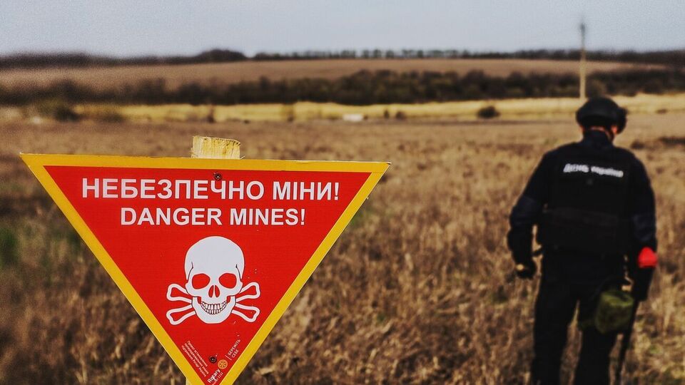 В ГСЧС призвали жителей не трогать подозрительные и незнакомые предметы
