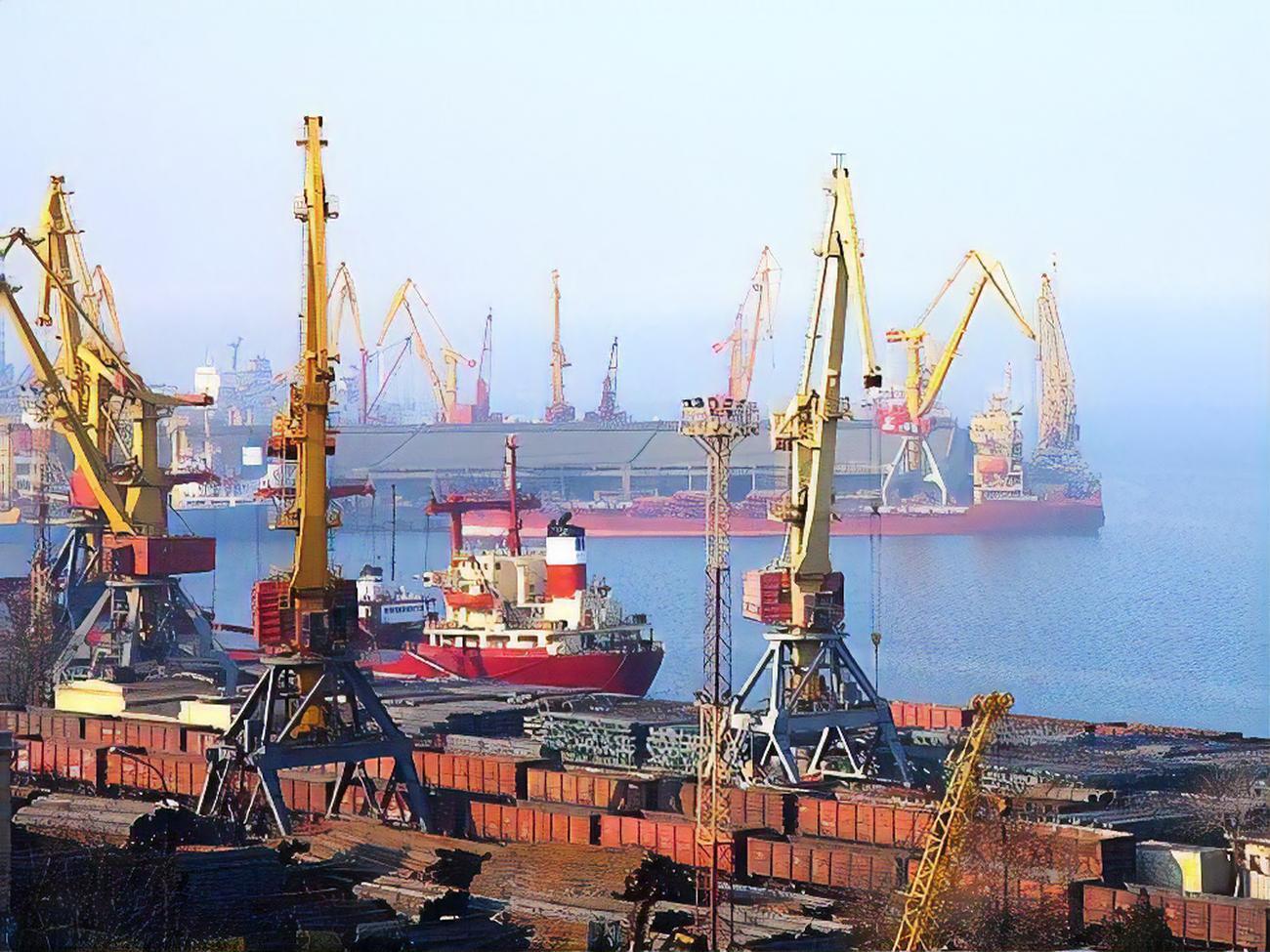 Росія й далі блокує український морський порт Південний навіть після продовження угоди про "зернову ініціативу"
