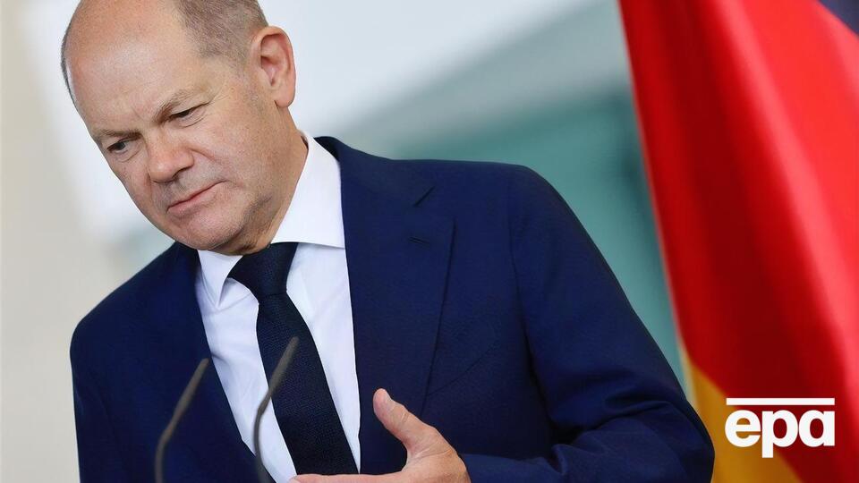 По данным СМИ, канцлер не стал сопротивляться