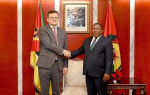 Кулеба и Ньюси договорились работать над активизацией двусторонних отношений