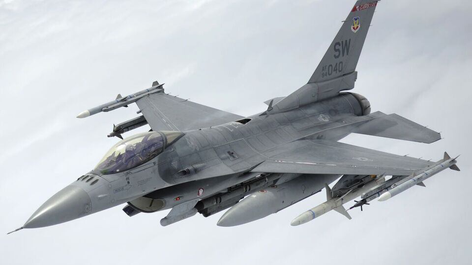 Украине для деоккупации территорий нужны 48 самолетов F-16, отметили в Минобороны