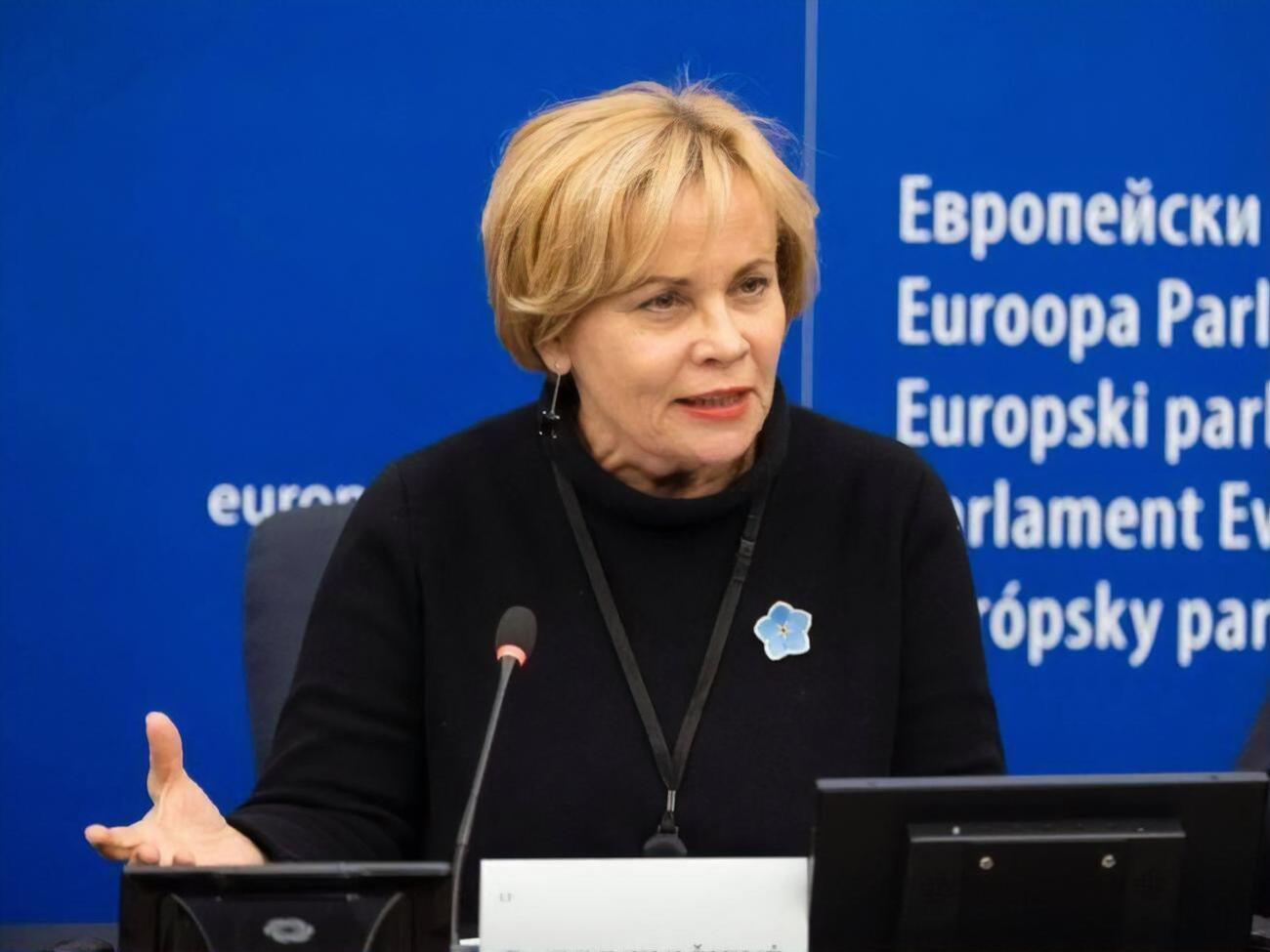 Юкнявичене:&nbsp;Решительное слово, что мы приглашаем Украину, что она уже "у порога" НАТО,&nbsp;также поднимает уровень противодействия ядерному шантажу