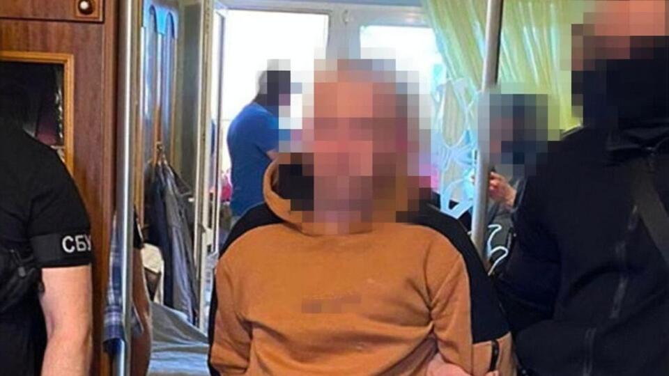 Співробітники СБУ затримали підозрюваного під час виконання ним ворожого завдання