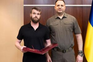 Лідія Паламар розповіла, що із сином Святославом підтримує телефонний зв'язок