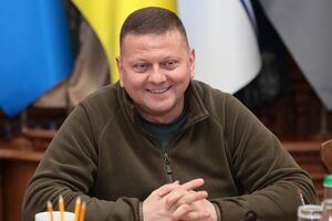 На відео, яке опублікував Залужний, демонструють роботу важкої військової техніки