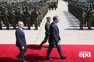 Вучевич (ліворуч) став лідером партії, яку очолював Вучич (праворуч)
