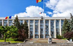 Резолюцию приняли голосами 55 депутатов парламента Молдовы