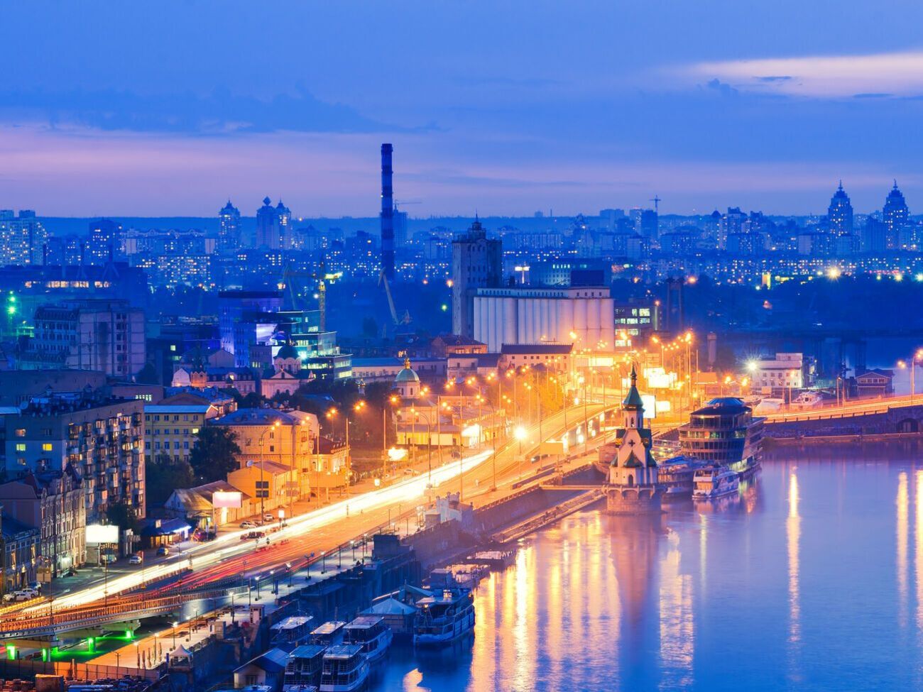 В Киеве во время тревоги взрывы прогремели в нескольких районах