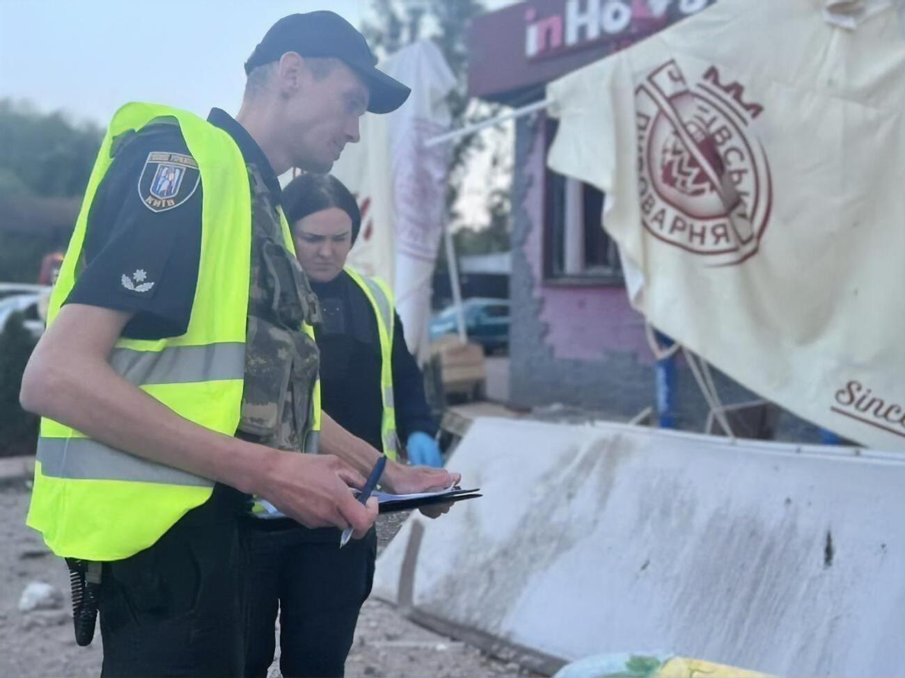 Слідчо-оперативні групи та криміналісти й далі працюють на місцях