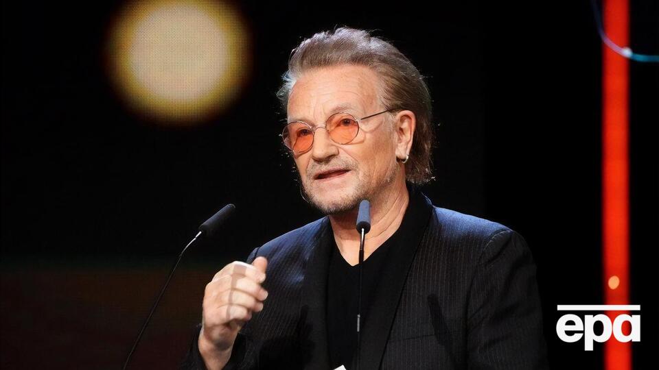 Навесні 2022 року Боно приїжджав в Україну на запрошення Зеленського