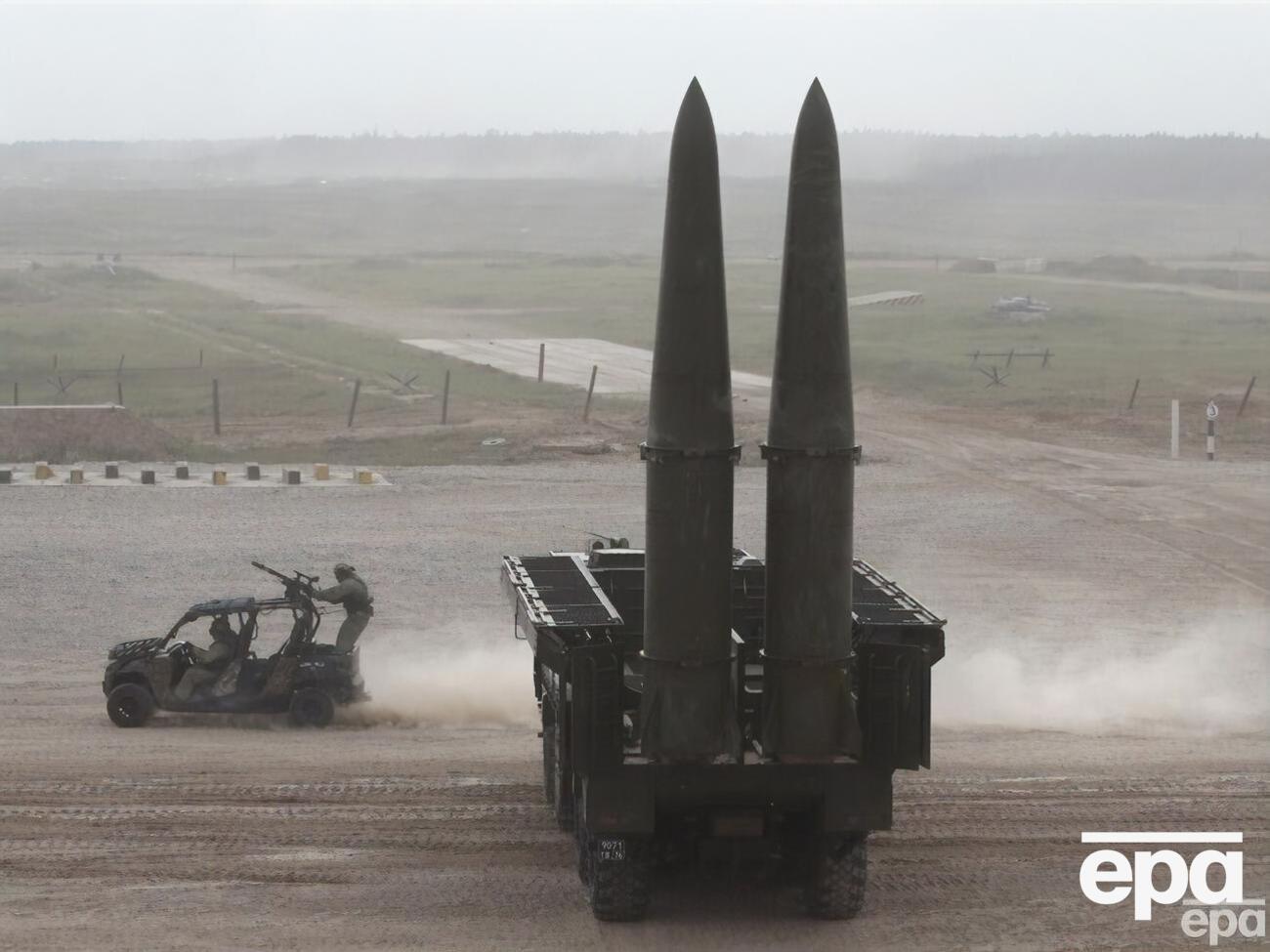 В Беларуси есть полученный от РФ комплекс "Искандер", способный&nbsp;запускать ядерные ракеты, но ядерного оружия пока нет, утверждает Латушко