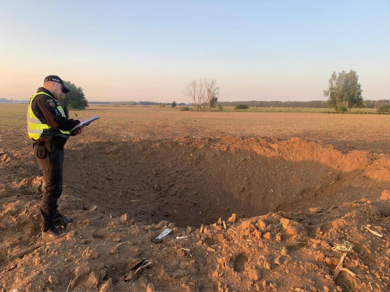Последствия одного из прилетов в Киевской области