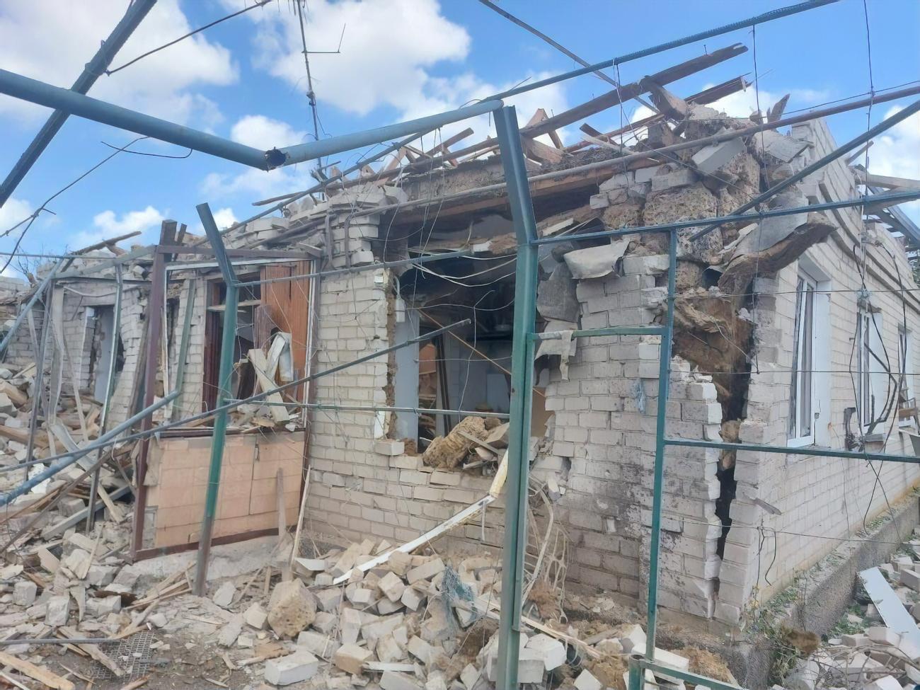 У Синельниківському районі Дніпропетровської області – руйнування й загибла внаслідок обстрілу окупантів