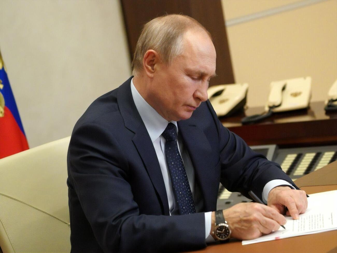 Путин 29 мая подписал закон "О внесении изменений в отдельные федеральные конституционные законы" РФ