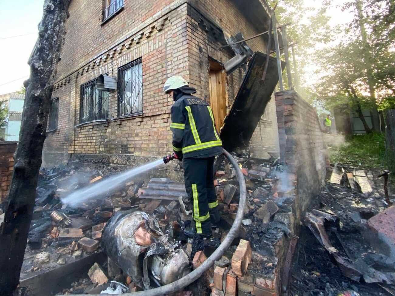 Ночью оккупанты применили крылатые ракеты воздушного базирования Х-101/Х-555, в результате обстрелов есть разрушения, указали в Генштабе ВСУ