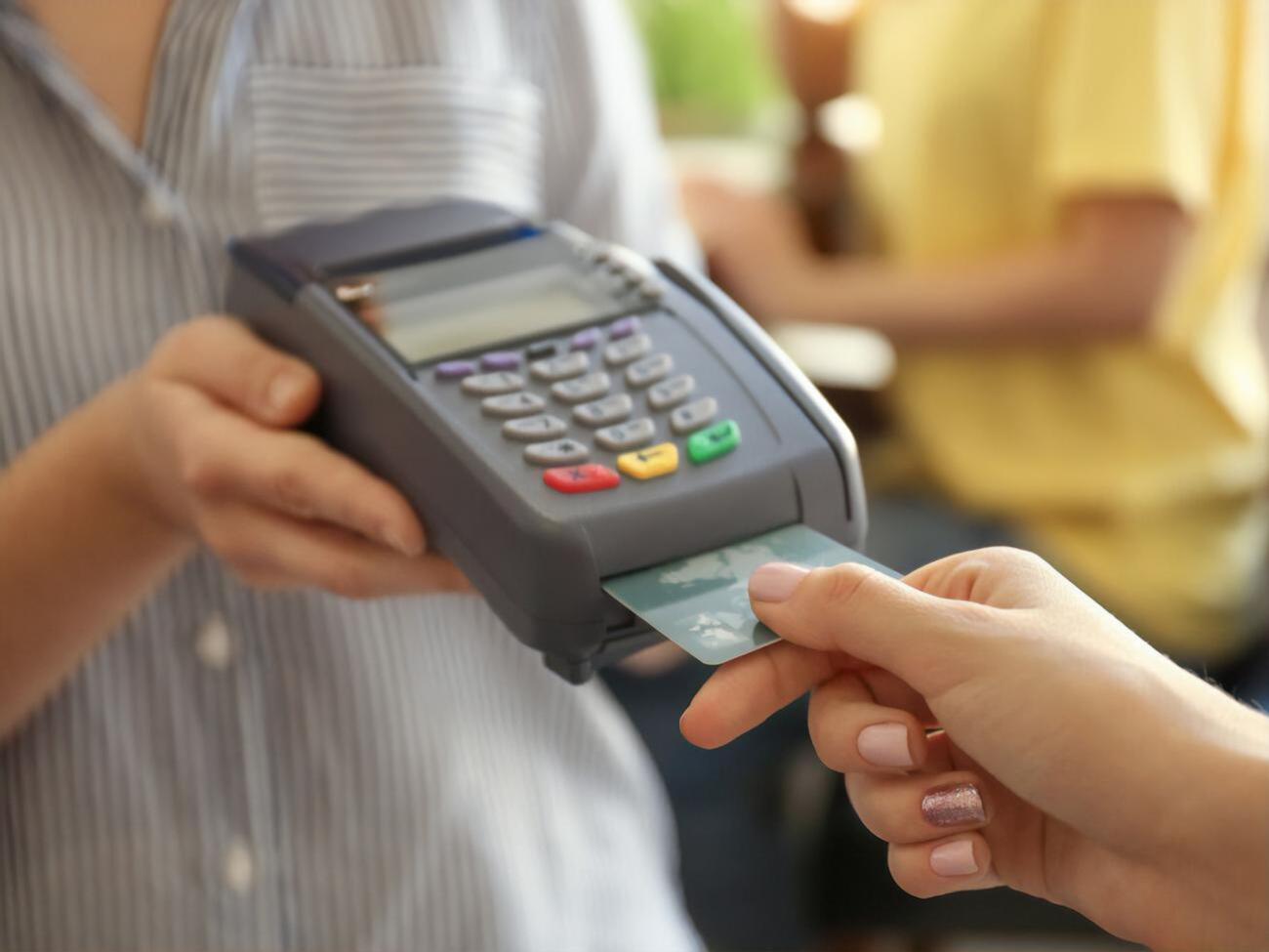 Клочко: Окупанти вимагають від бізнесменів відкривати рахунки в рашбанках і реєструватися в податковій, погрожують арештом і конфіскацією майна