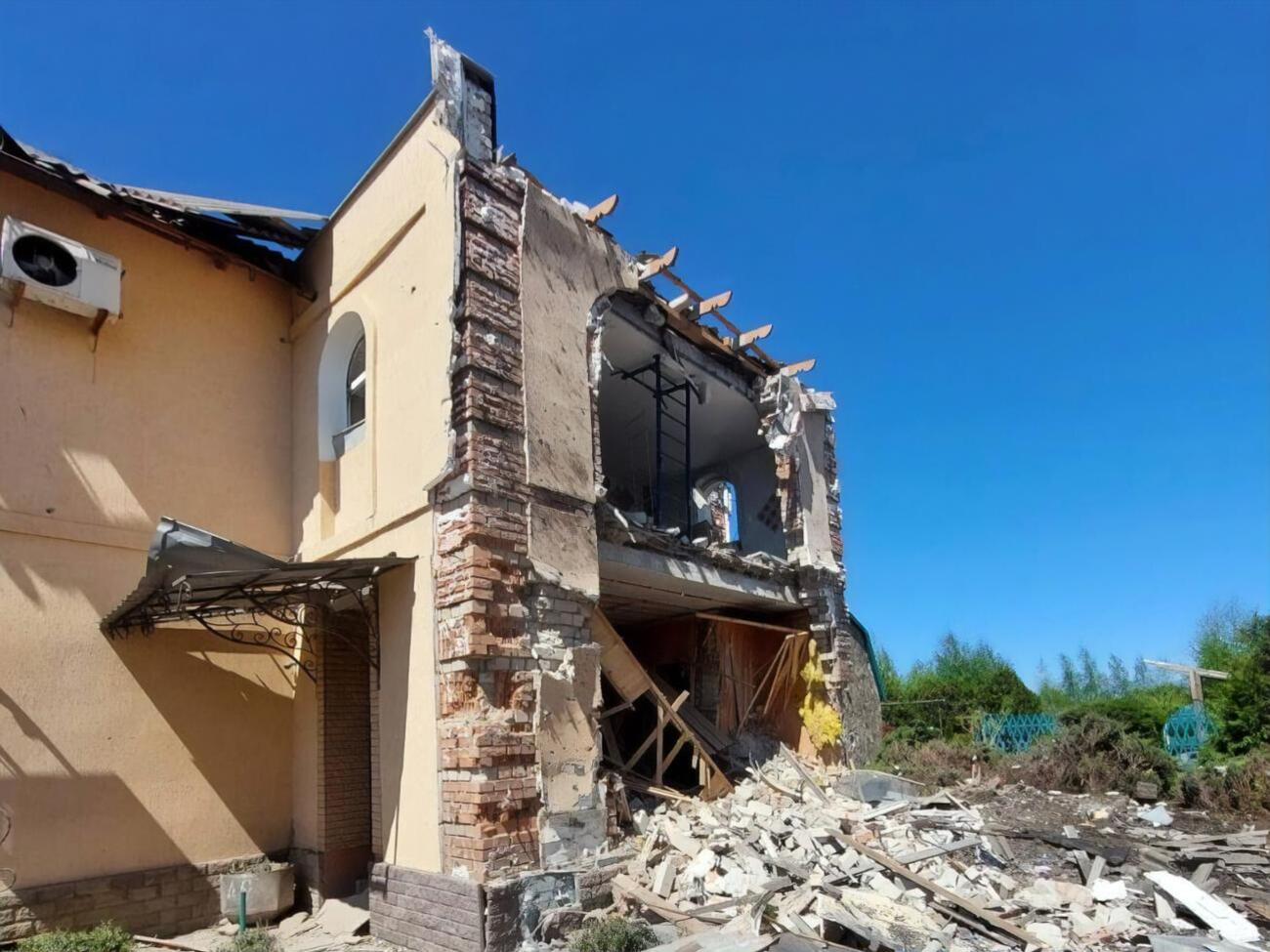 Российские снаряды уничтожили жилье в нескольких селах