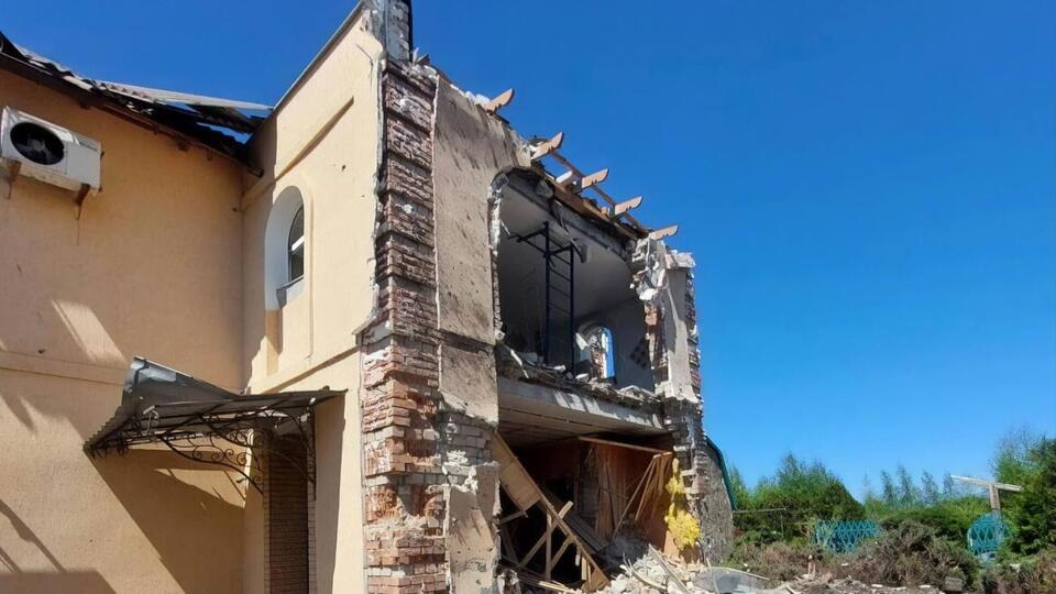 Російські снаряди знищили житло в кількох селах