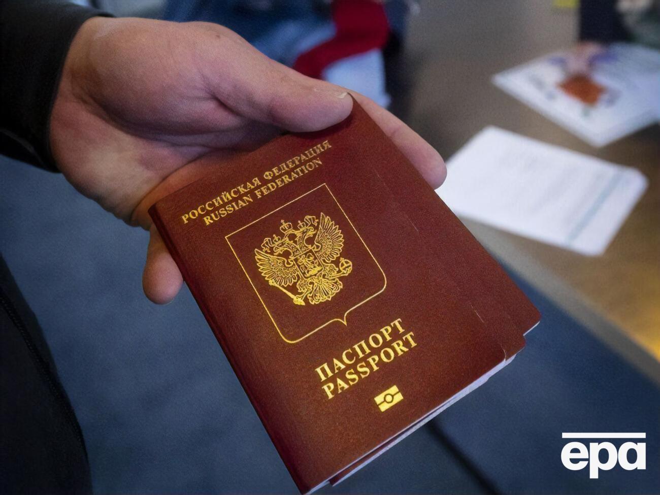 Отказавшимся от паспорта РФ угрожают выселением &ndash; Генштаб