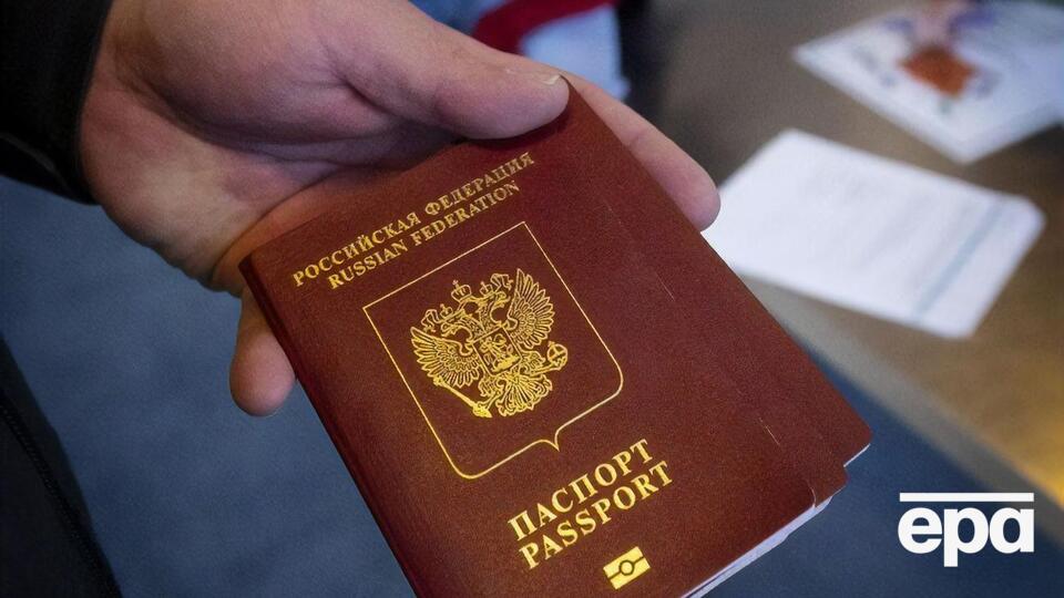 Тим, хто відмовився від паспорта РФ, погрожують виселенням – Генштаб