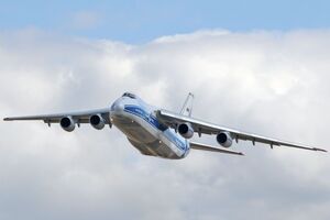 У Росії стверджують, що внаслідок удару по військовому аеродрому в Брянській області пошкоджено Ан-124, який стояв на землі