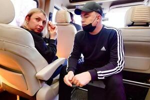 На деяких знімках із квартири Данилка з'явилася Білоконь