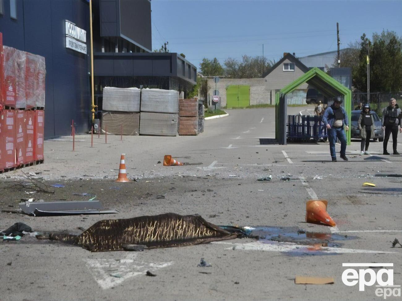 Російські війська вбили трьох херсонців уранці 3 травня, обстрілявши "Епіцентр"