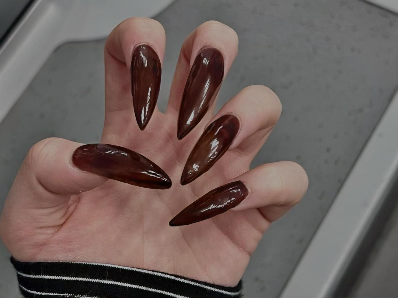 Длинные ногти требуют некоторых ограничений