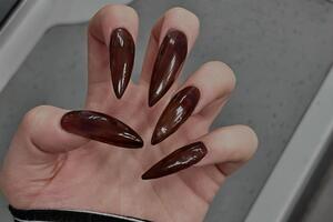 Довгі нігті потребують деяких обмежень